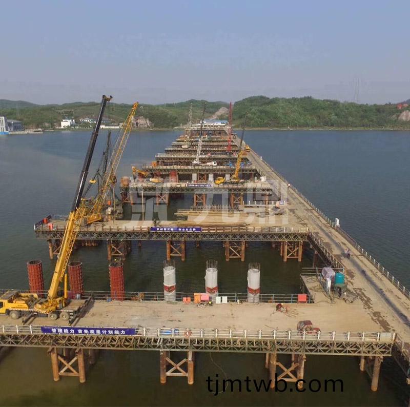 鋼便橋的橋麵標高