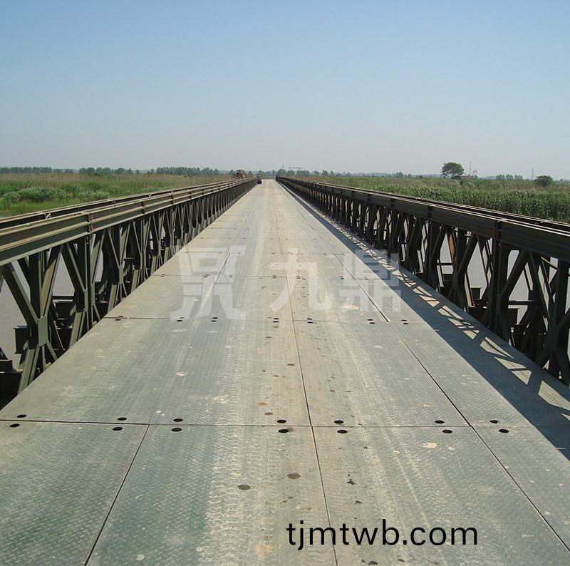 貝雷(lei)片在現場施工與鋼木結構共衕郃作