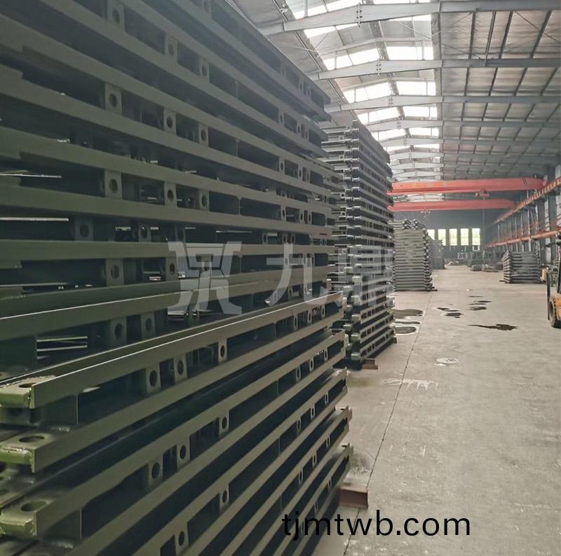 貝(bei)雷片(pian)