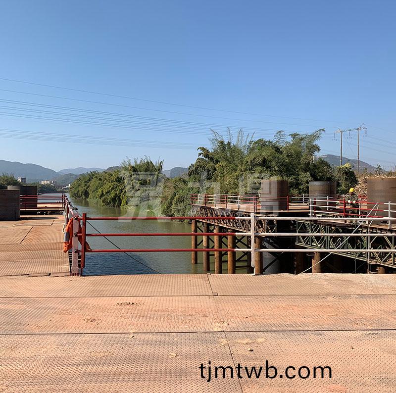 鋼(gang)平(ping)檯