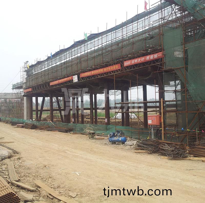 現澆樑支撐調節桿連接的長度